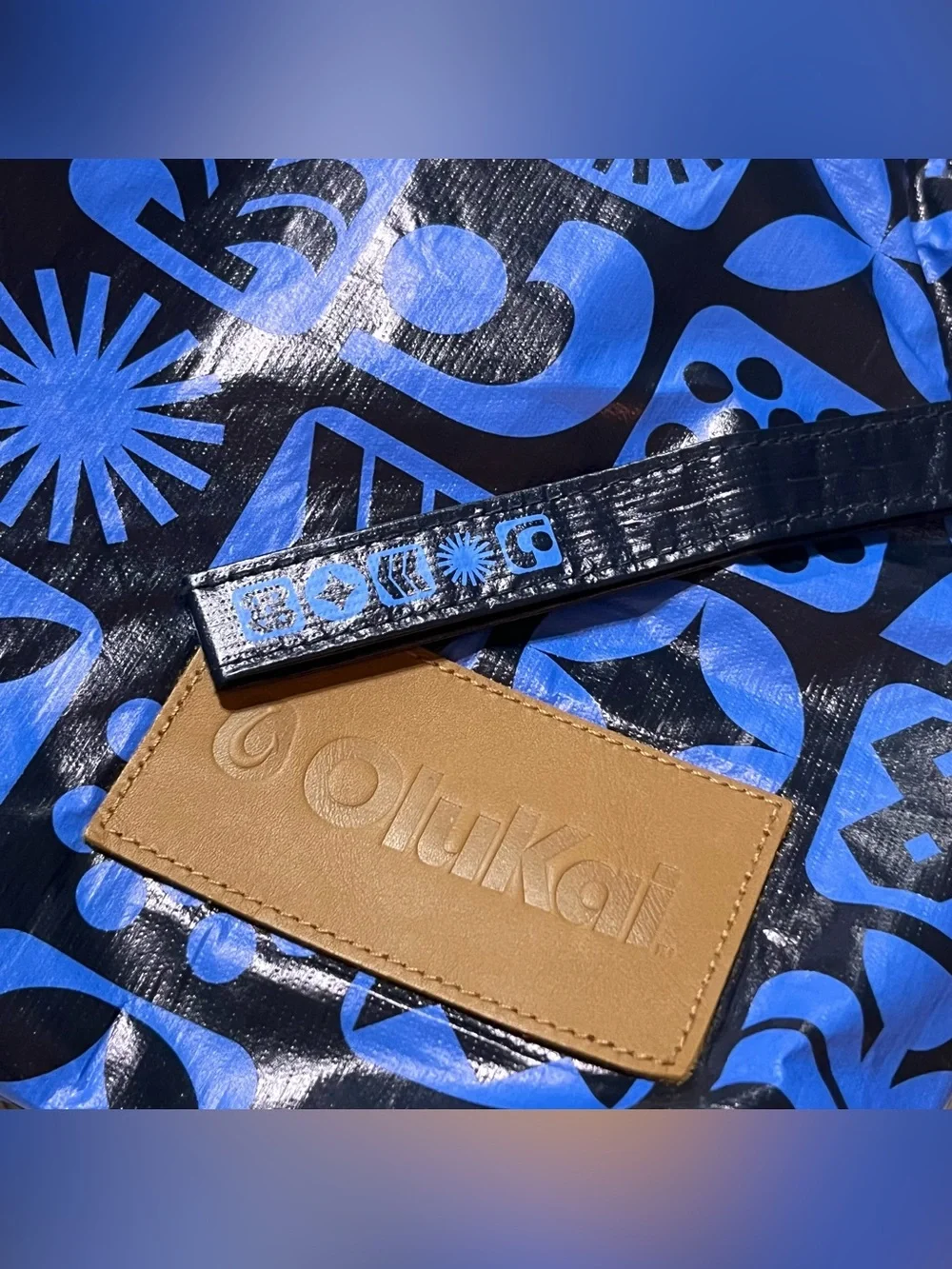 OluKai Blue & Black Geometric Cosmetic Pouch 02-12